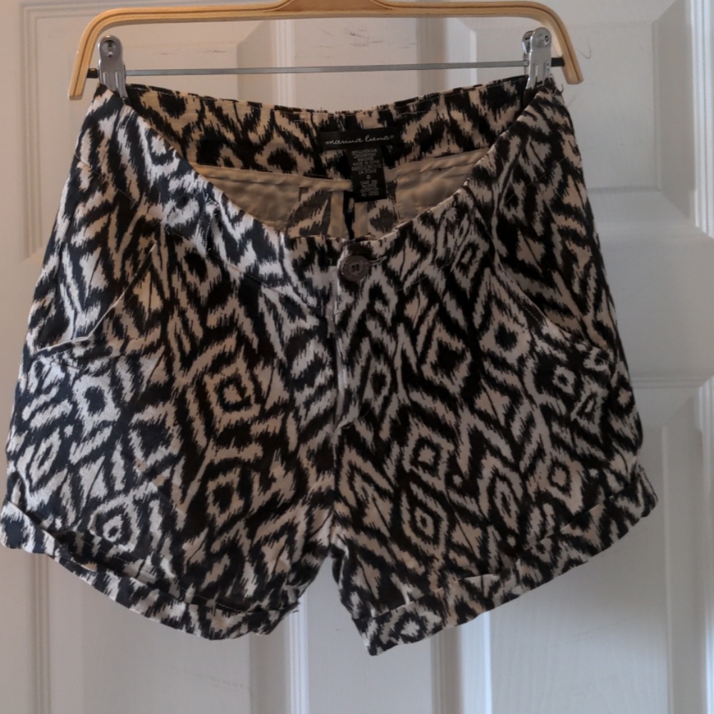 Chic tribal print shorts